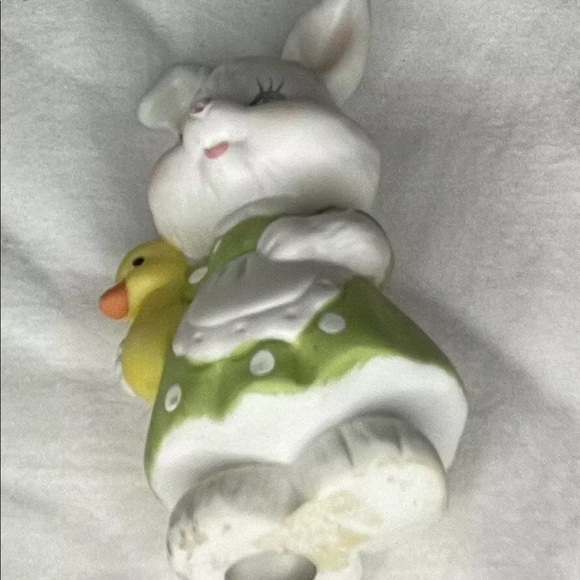 RABBIT Figurine holding a Little Duck. - Picture 7 of 7
